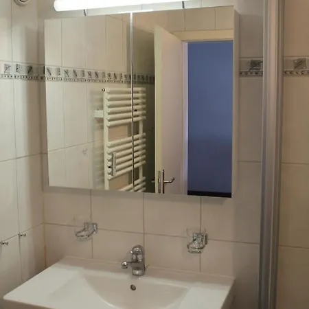 アパート Salute 206 ロイカーバード