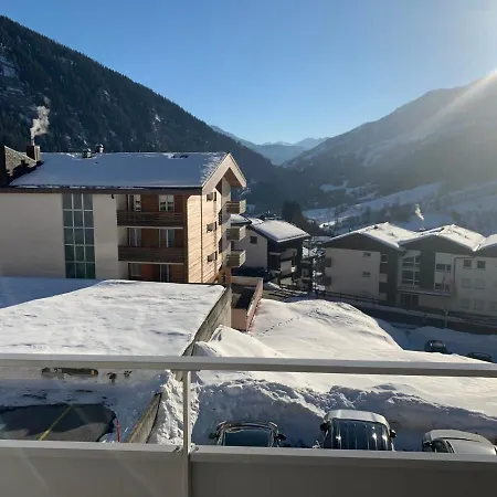 Salute 206 アパート *